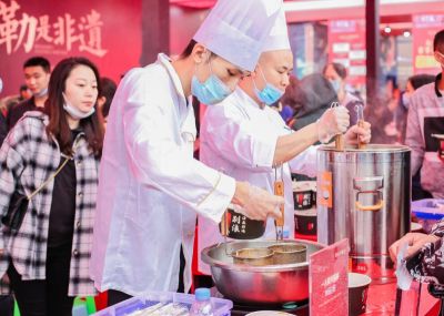 莊河開(kāi)火鍋加盟店，可以這樣抓住顧客心思！