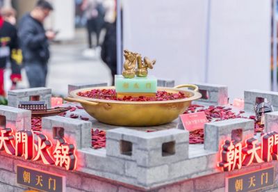 綦江開火鍋加盟店，如何服務(wù)才體貼周到？