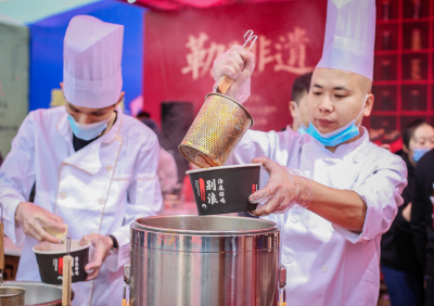 來朝天門吃火鍋，才是節(jié)假日的正確打開方式！