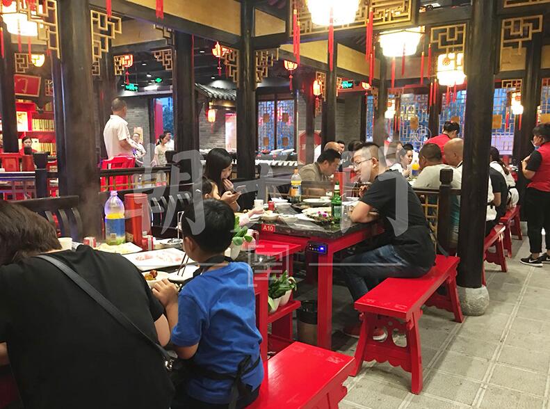 正宗老火鍋加盟店，運(yùn)營(yíng)團(tuán)隊(duì)該怎么打造