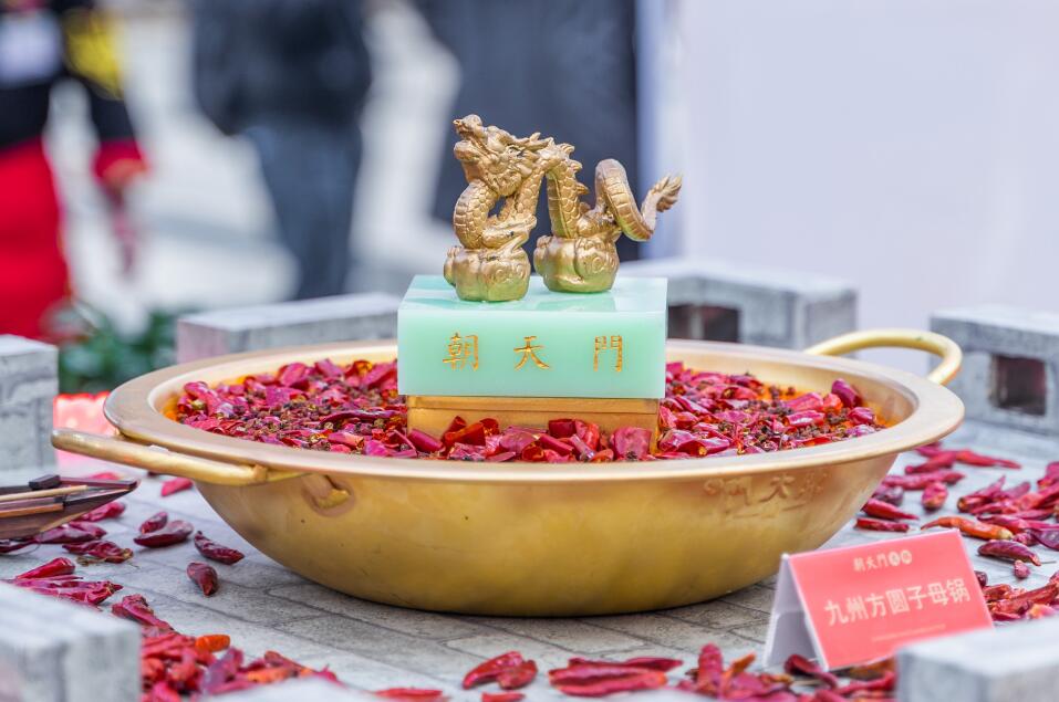 80萬開火鍋店加盟好還是自己開店好？