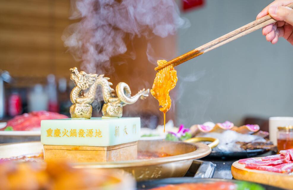 火鍋店的收入主要是靠什么來支撐的？ 
