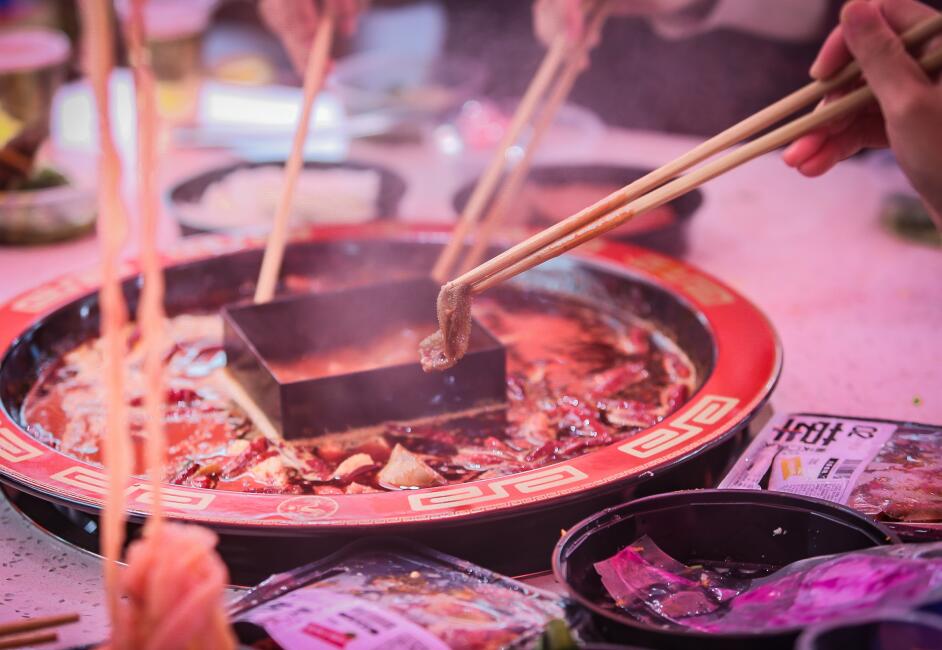 吉林開火鍋加盟店，經(jīng)營的時候需要注意什么？