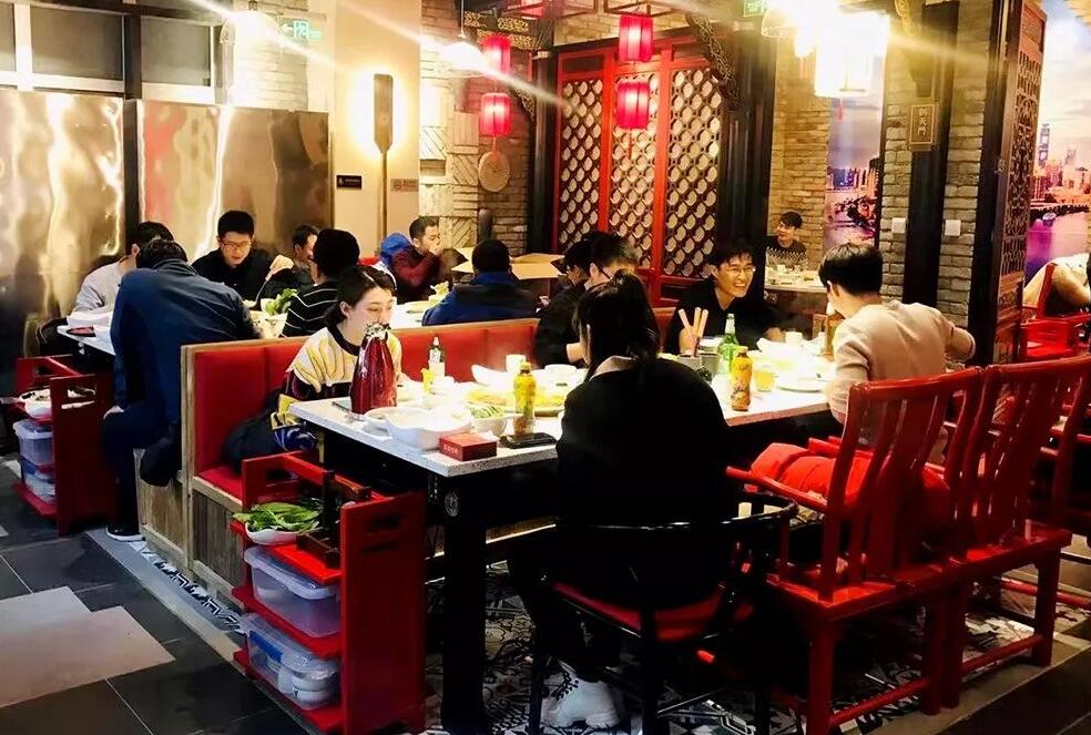 三亞開(kāi)火鍋加盟店如何裝修設(shè)計(jì)？