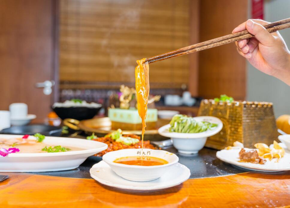 永濟(jì)開(kāi)火鍋加盟店，需購(gòu)買哪些設(shè)備？