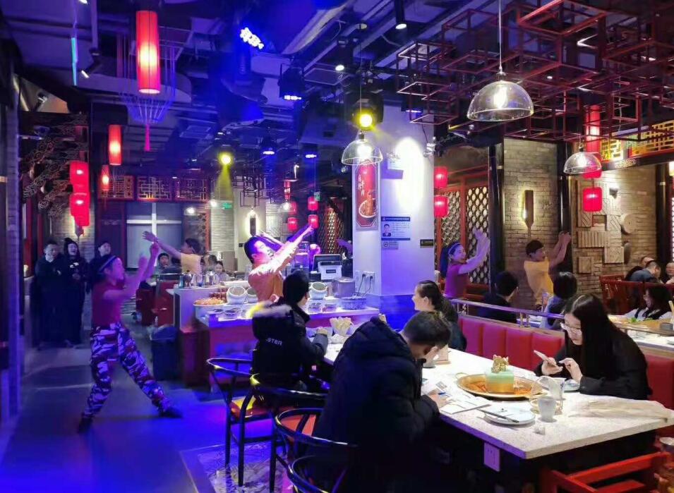 沈陽(yáng)開(kāi)火鍋加盟店，如何提升品牌消費(fèi)熱度？