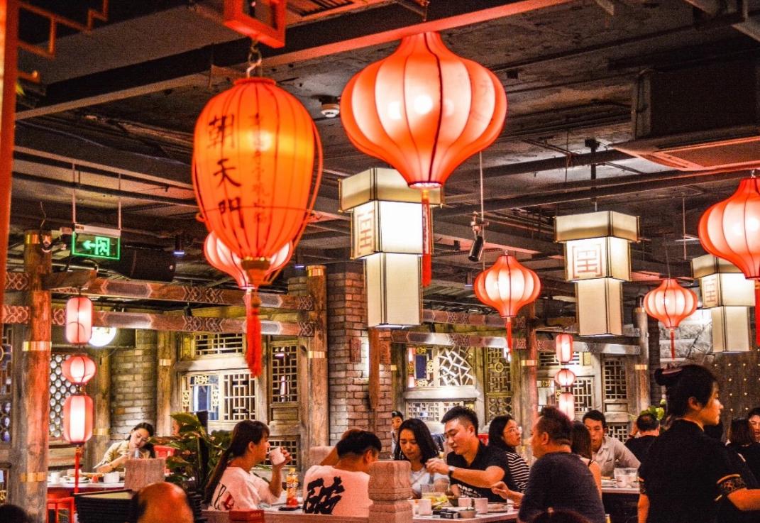 百色開火鍋加盟店，如何提高前廳服務(wù)水平？