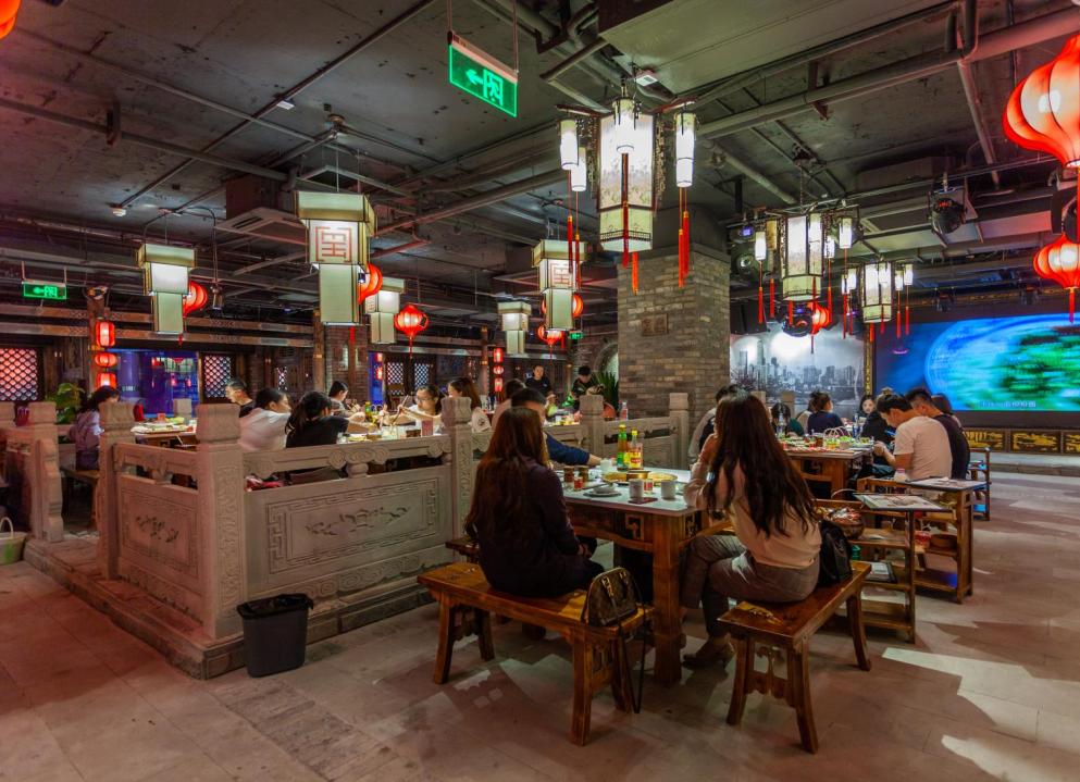 開火鍋店如何利用店門前的廣告位宣傳？