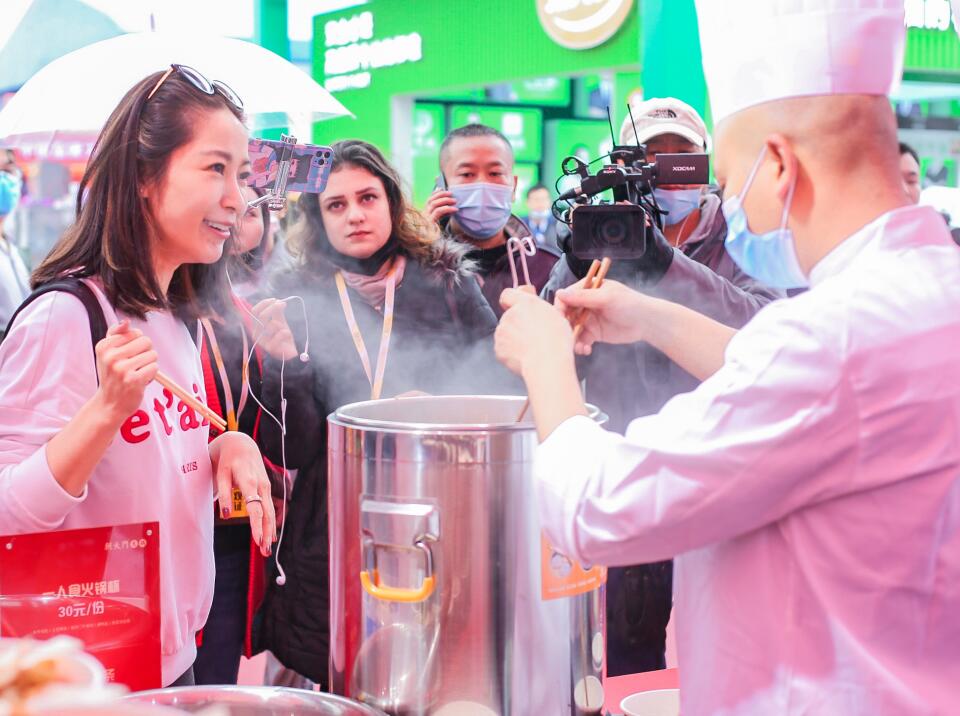 新手經(jīng)營(yíng)火鍋加盟店，無(wú)人問(wèn)津怎么辦？