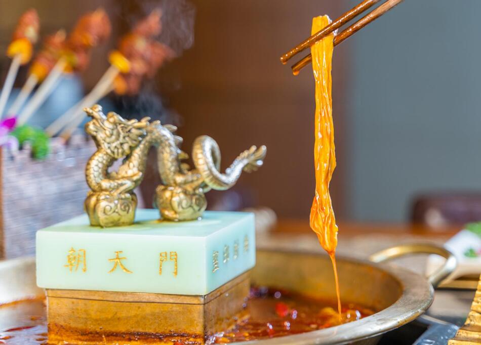 萬州開火鍋加盟店，如何讓年輕人產(chǎn)生興趣？