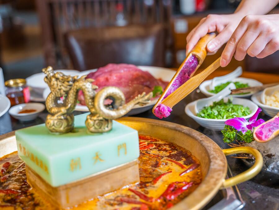墊江開(kāi)火鍋加盟店，如何做好戶外宣傳？
