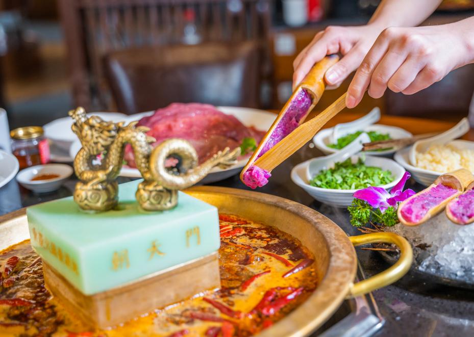 重慶有名氣的火鍋品牌有哪些？這家的歷史有點(diǎn)久遠(yuǎn)！