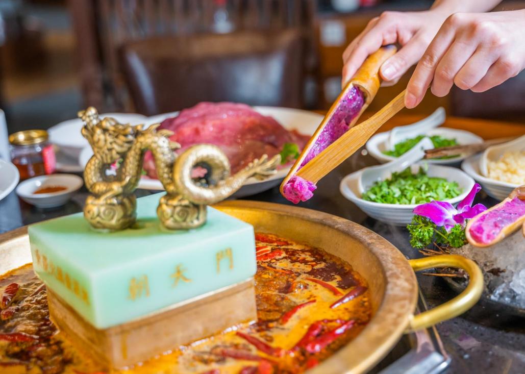 特色火鍋技術(shù)加盟好還是品牌加盟好？