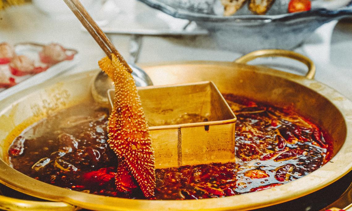 為什么重慶地區(qū)吃火鍋蘸油碟，北方更喜歡蘸麻醬？