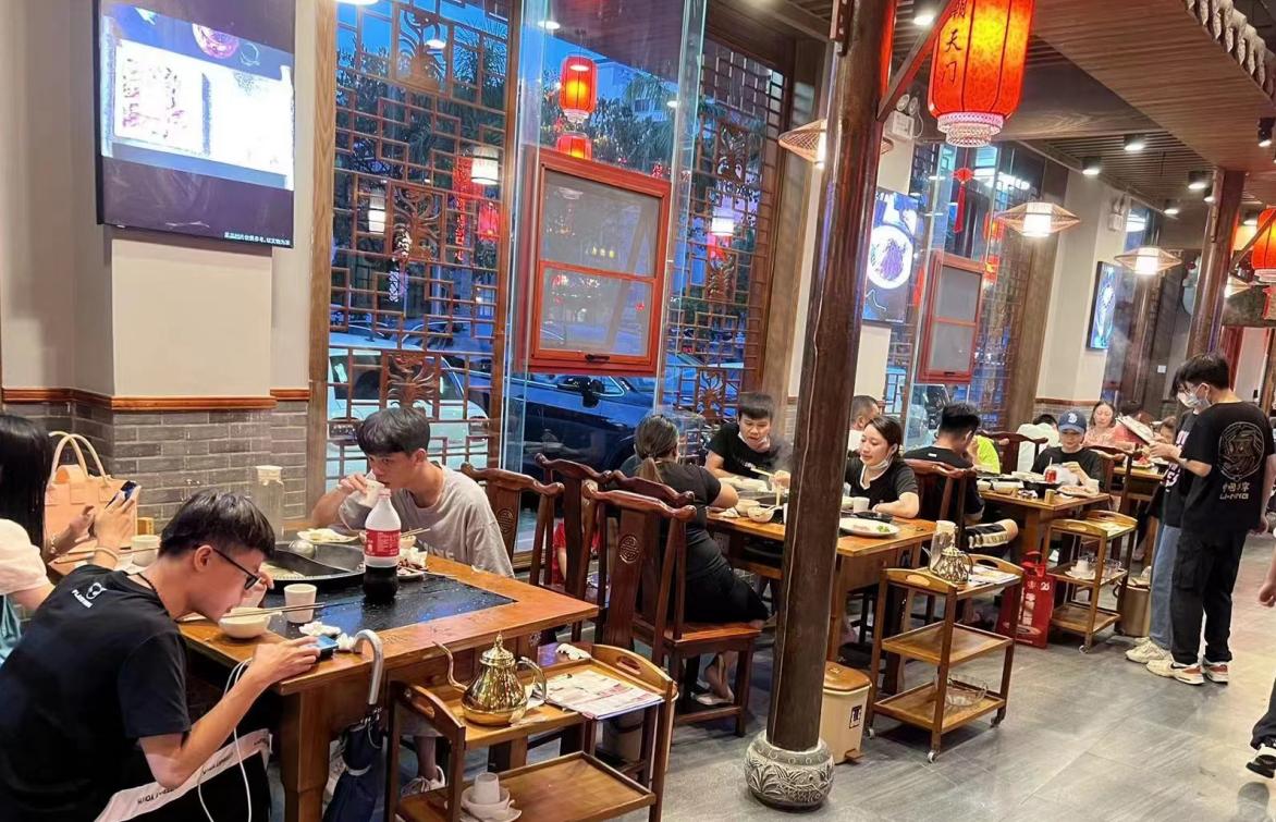開火鍋店，自營好還是加盟好？