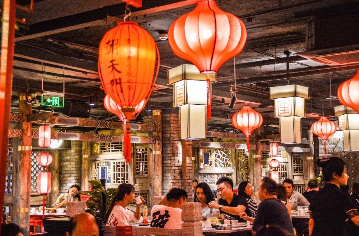 火鍋店沒人氣？學(xué)會這3招，顧客心甘情愿排隊！