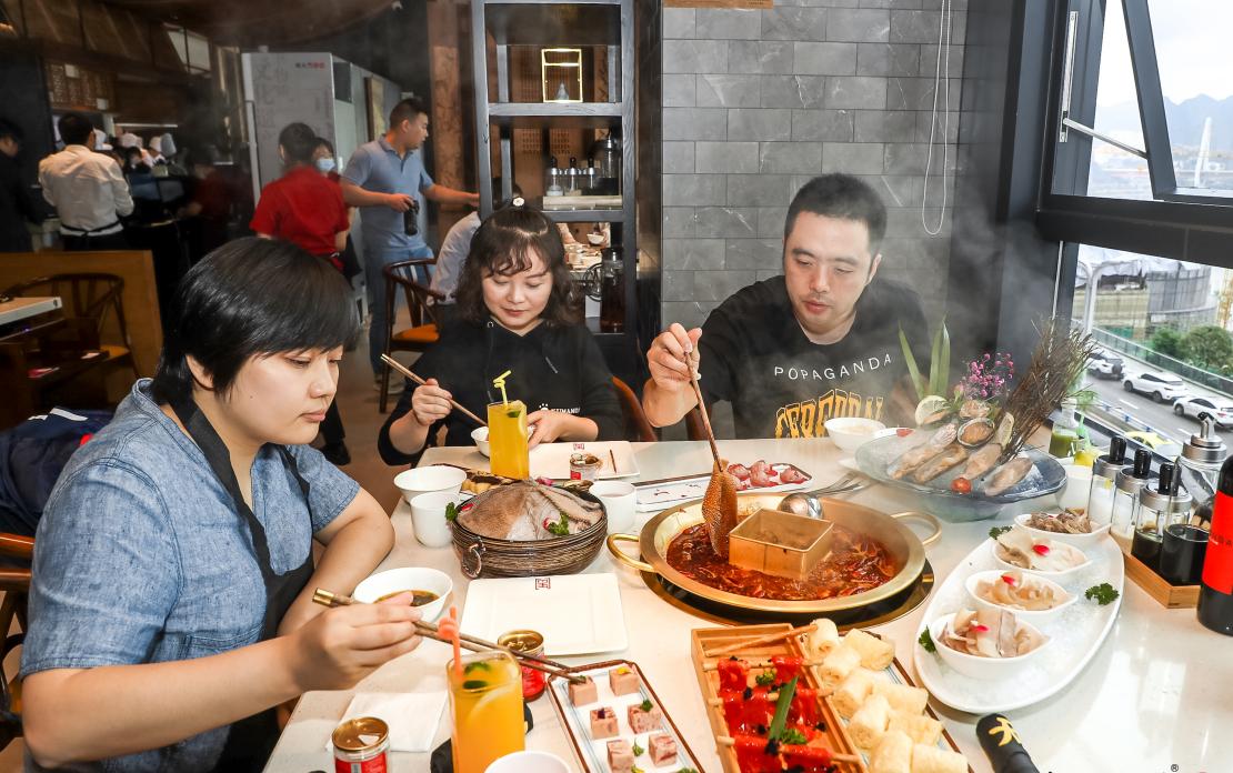 火鍋店衛(wèi)生問題頻發(fā)，怎樣才能給顧客“安全感？”