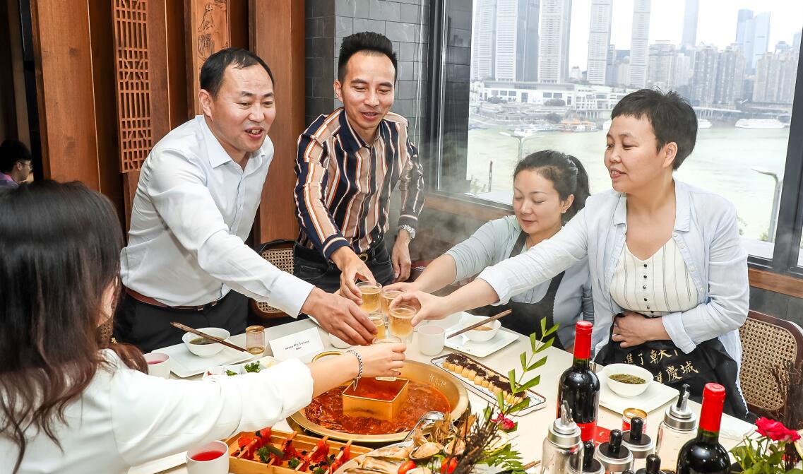 夏天不吃火鍋？做好四點(diǎn)，讓你全場(chǎng)爆滿！