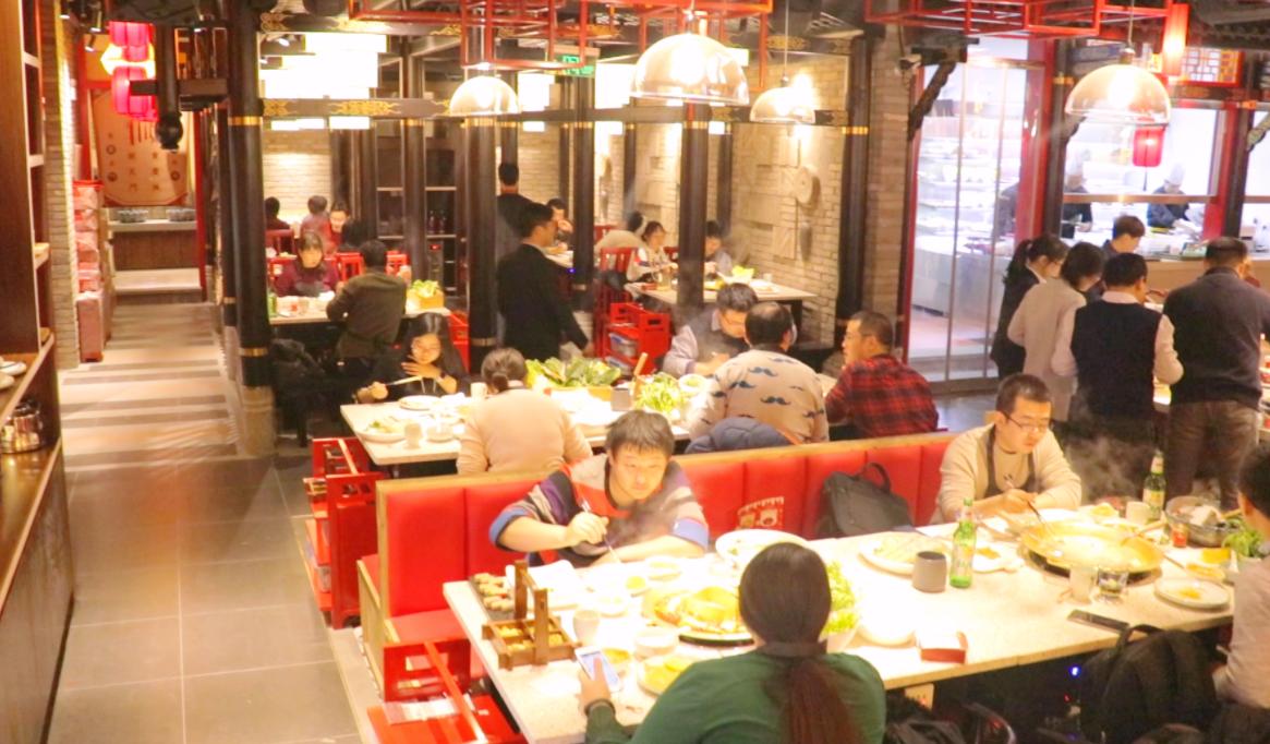 市井火鍋，生意好的秘密，居然是特色甜品！