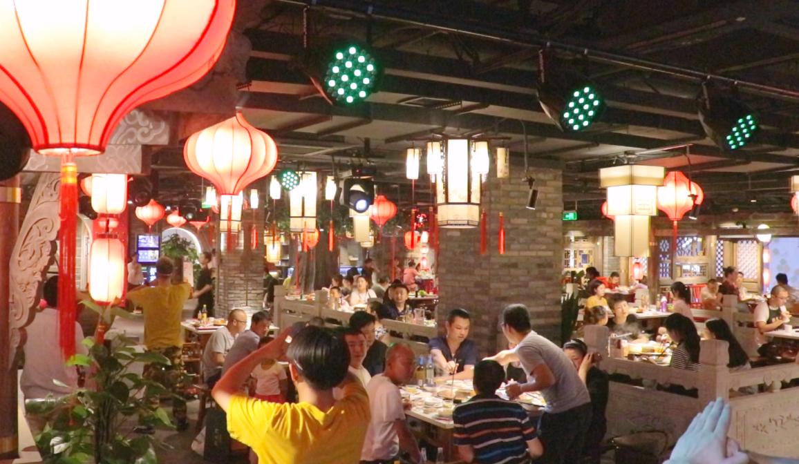 看了奧運(yùn)運(yùn)動員的肌肉，我決定多吃高蛋白火鍋菜品！