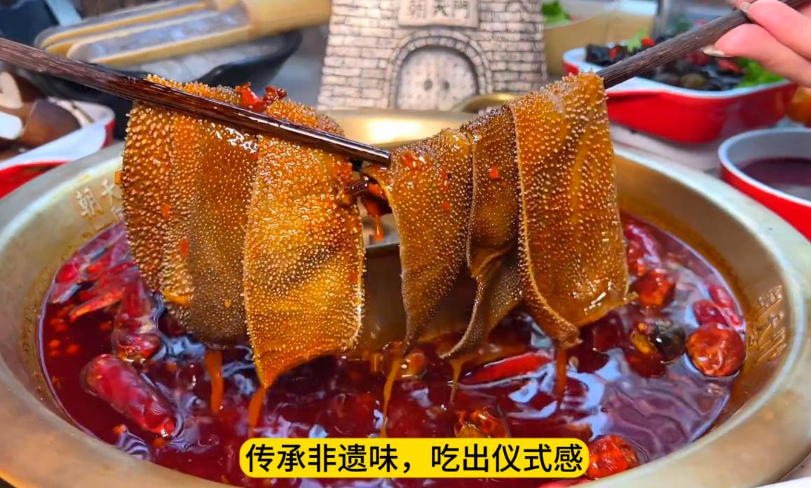 中秋節(jié)來重慶，感受山城美食魅力，旅行打卡攻略！