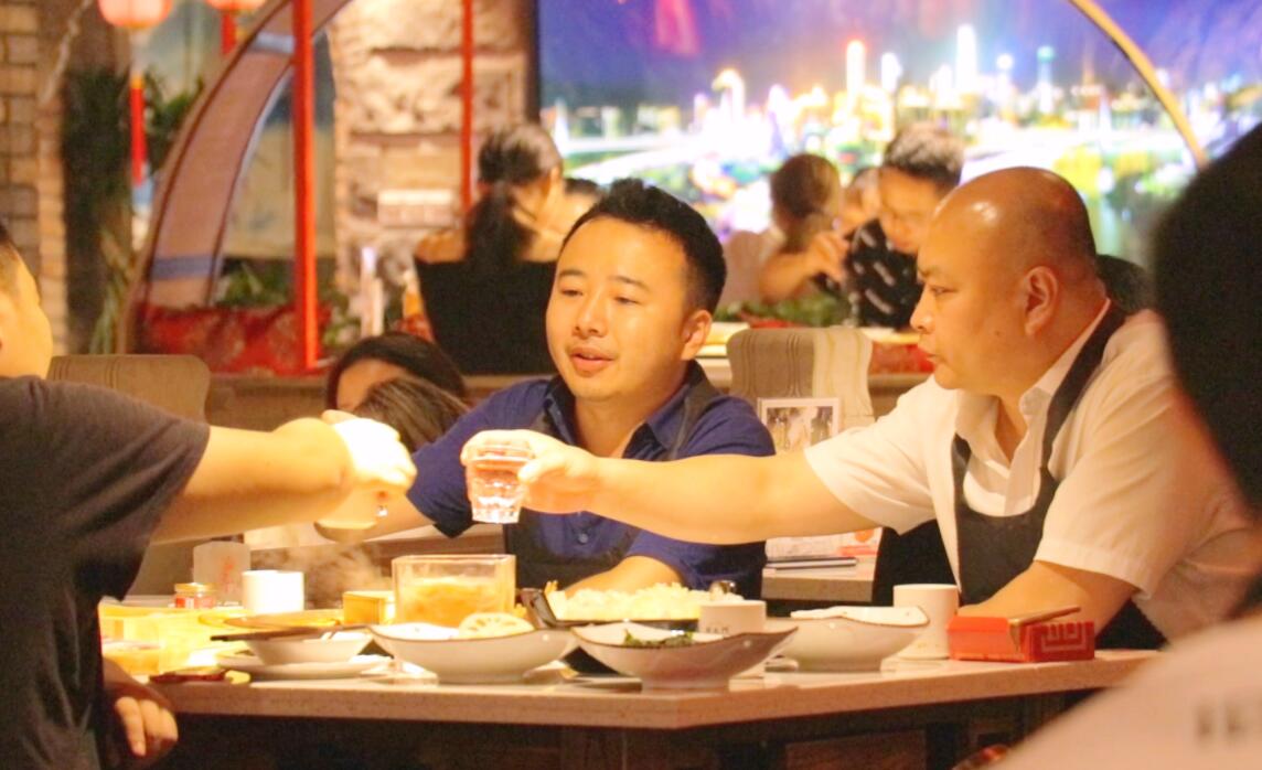 火鍋店選址在巷子里，如何招攬生意？